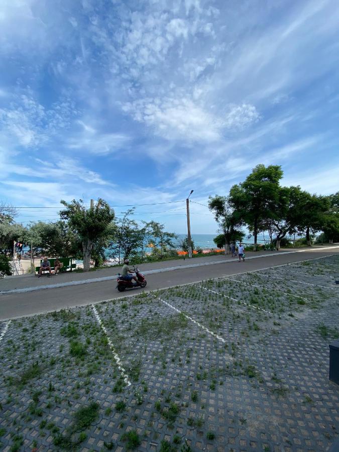 Апартаменты У Моря Magnit Первая Линия Odessa Exterior foto